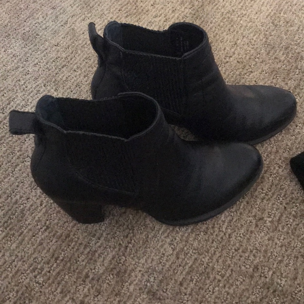 Ugg ankle boots size 8